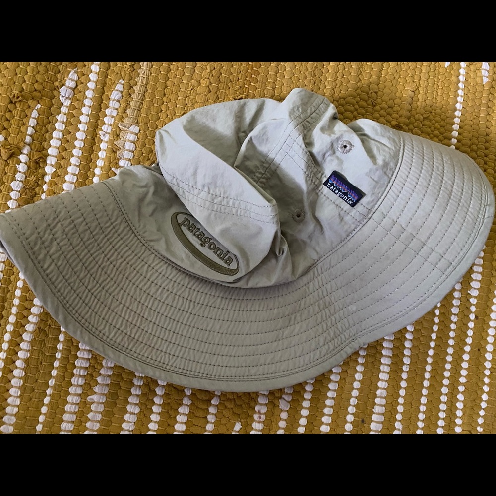 Waterproof outdoor hat